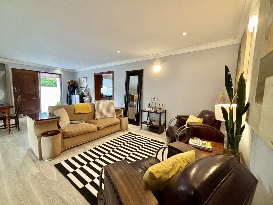5 Bedroom Property for Sale in Vierlanden Western Cape